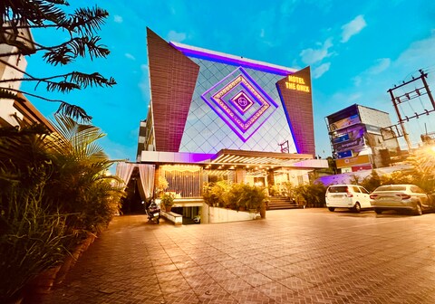 The Onix @ 5 Min drive to ISBT