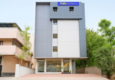 FabHotel GT Empire