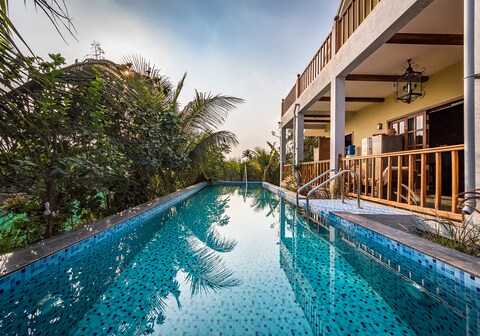 SaffronStays Happy Fields