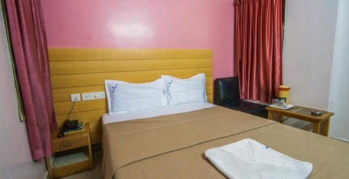 Samudra Residency-Samudra Residency Chennai Deluxe AC Room 3 room