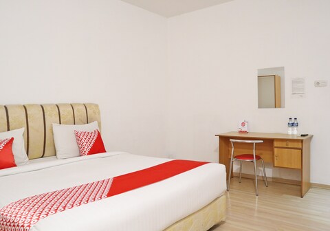 Hotel O M Authentic Kost Man