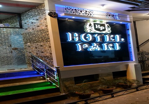 HOTEL PARI