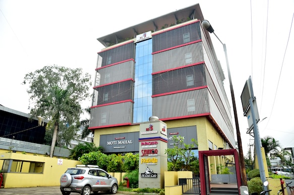 Hi 5 Hotel & Experience