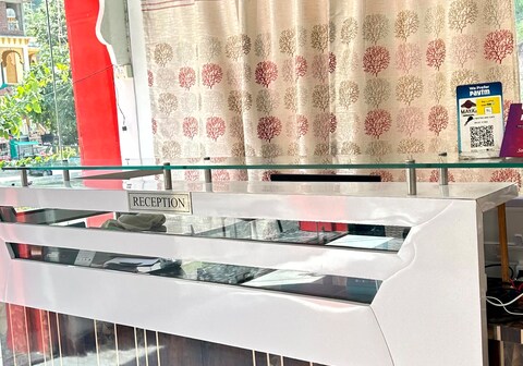 MAYAZ RESTRO AND CAFE