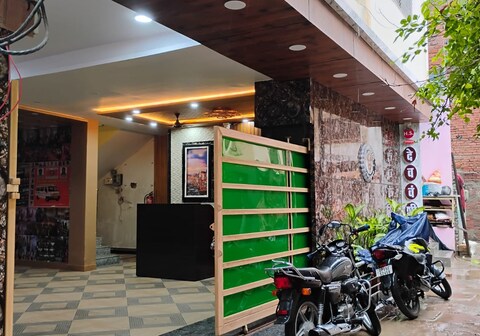 Hotel Dev Vanshi Palace