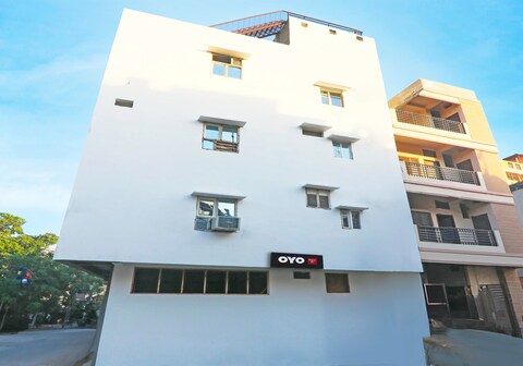 Super OYO 824559 Kalpna Inn