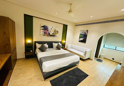 Hotel Mantra Residency, Modasa