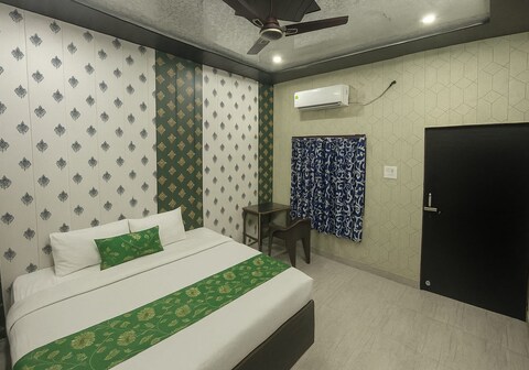 HOTEL SHIVAYY MAJESTIC - 3km from kashi vishwanath