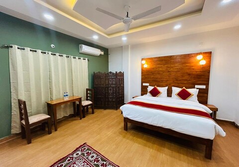 4BHK White Villa with Shared Pool by BlackBuck