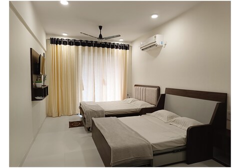 The Urban Nest With Pvt Balcony