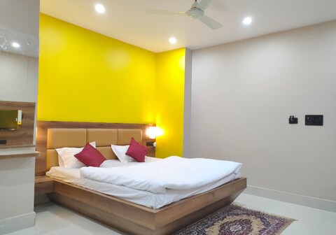 HOTEL VAISHNAVI