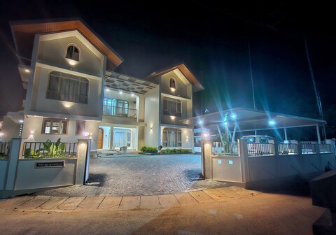 Cobblestone Cottage 2BHK Upper Floor