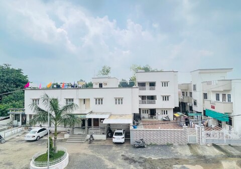 Hotel Rajdhani And Guest House Gujarat