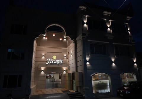 Florys Residency