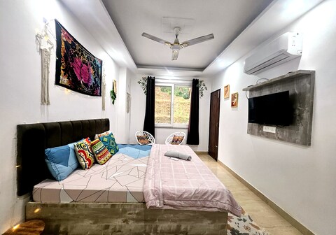 Tripodas House - Tapovan