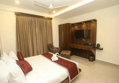 FabHotel Pride - Electronic City