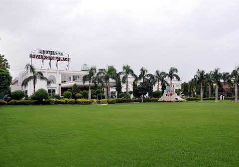 Hotel Goverdhan Palace