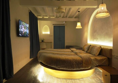 Bandra Bliss Cottage With Double Bath Tub
