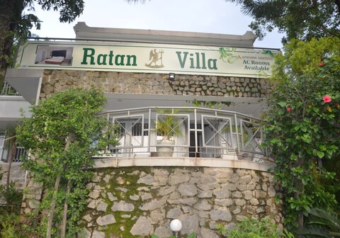 Ratan Villa Golden Hill