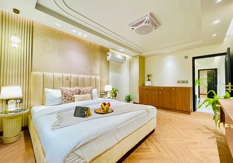 BedChambers Luxe Stay @Saket
