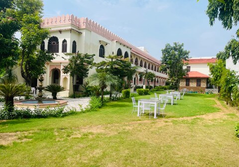 Sajjan Bagh Resort