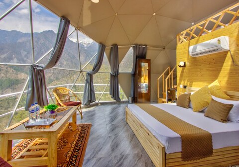 Regal Retreat Resort - A Mixture of Glamp & Tree House