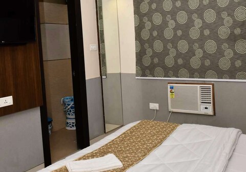 Hotel The Heera Divine