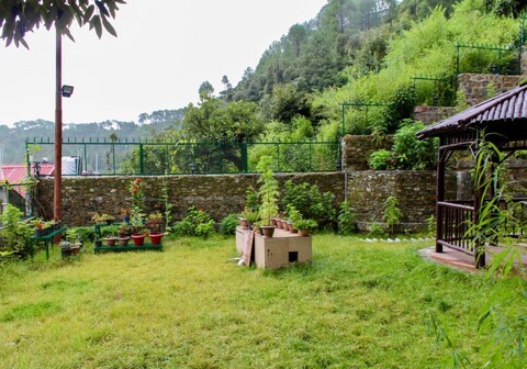 Mocha Chalet - Near Kainchi Dham Mandir