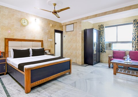 OYO 14394 Shree Palace