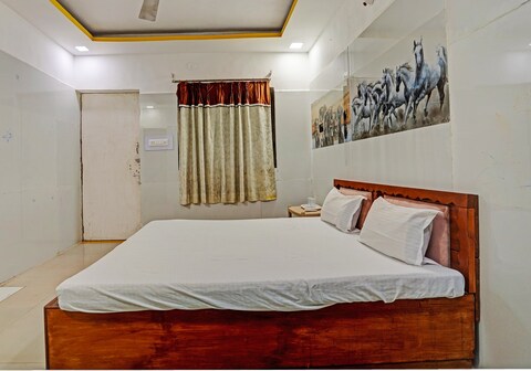 Hotel O Surya Dev Green Land Chokdi