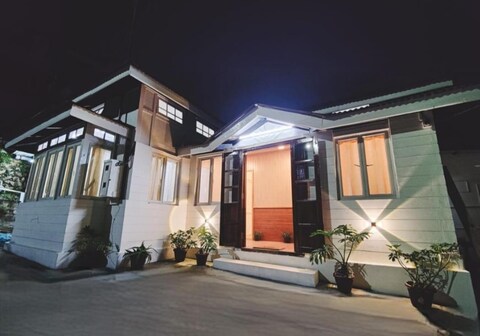 Insara Cottage 5 BHK Cottage with Kitchen