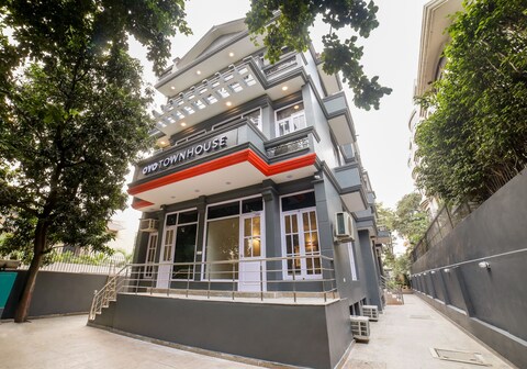 OYO 76804 OYO Townhouse 330