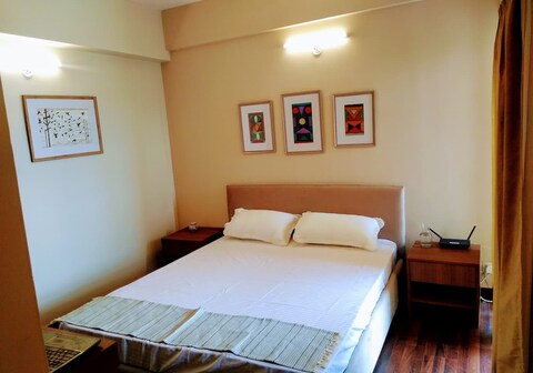 Entire Condominium Luxury Suites near Expomart