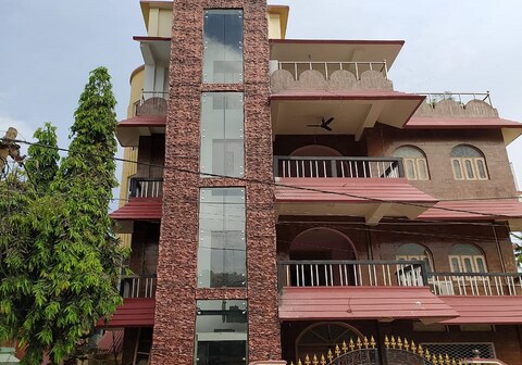 Harapriya House I Rooms & Caretaker