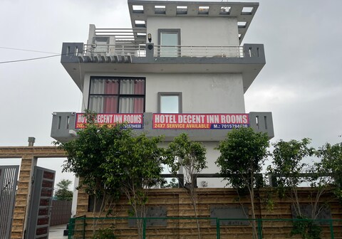 Hotel Decent Inn