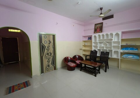 Vidhathri Home Stay