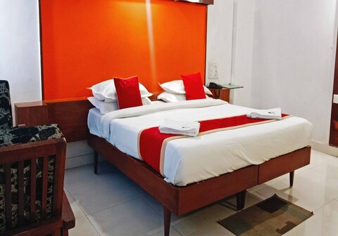 Saai Aarcade near Race Course Road