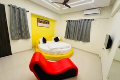 Hotel Yellow House, Pune Hotel Yellow House, Pune