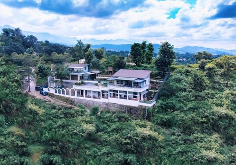 The Blue Door | A Boutique Luxe Stay