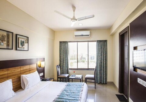 Collection O Reeva Regency