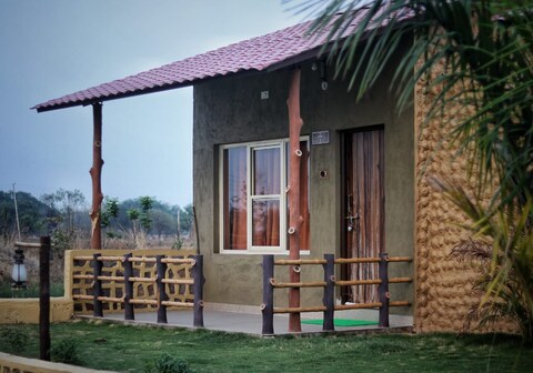 KP Woods Farm & Resort | Rooms & Restaurant