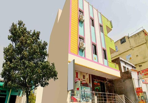 Sri Vyshnavi lodge