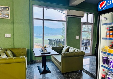 Hotel Simble Valley - Lake view.