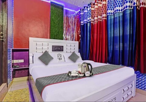 Hotel O A K Continental