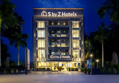 S by Z Hotels, Baani Square