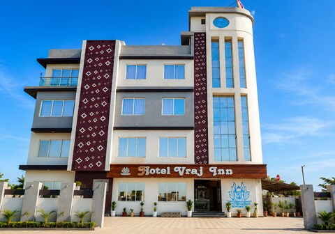 Hotel Vraj Inn