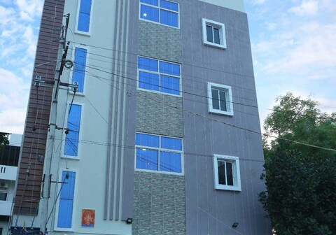 OYO Flagship 811740 Mango Tree Hotel