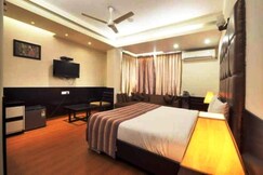 Anand Retreat @ Kaushambi (5 Min walking distance from Anand Vihar), Delhi Anand Retreat @ Kaushambi (5 Min walking distance from Anand Vihar), Delhi