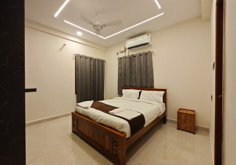 Smart Home Service Apartment by Stayz Royale - Porur