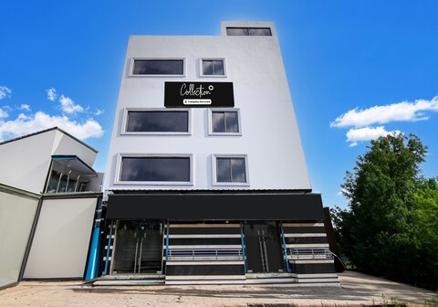 Super Collection O Belgacihia Near Kolkata Railway Station